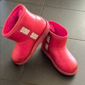 UGG Classic Clear Mini Boot in Hot Pink (Dragon Fruit) Girls Size 13